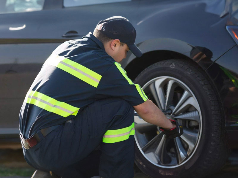 Roadside Assistance Nashville Flat Tire Change Service All Out Towing